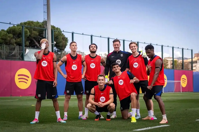 危机！巴萨主场迎战塞尔塔，三大主力伤缺，弗里克难了